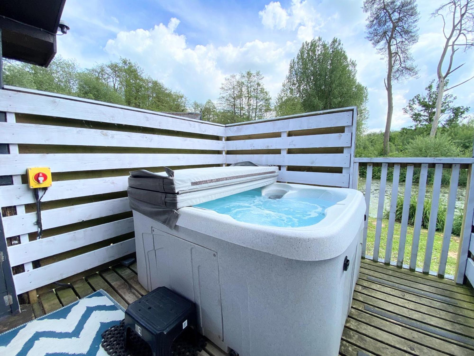 Вілла Magpie 2 Hot Tub Huntersmoon-Warminster-Longleat-Wiltshire Екстер'єр фото